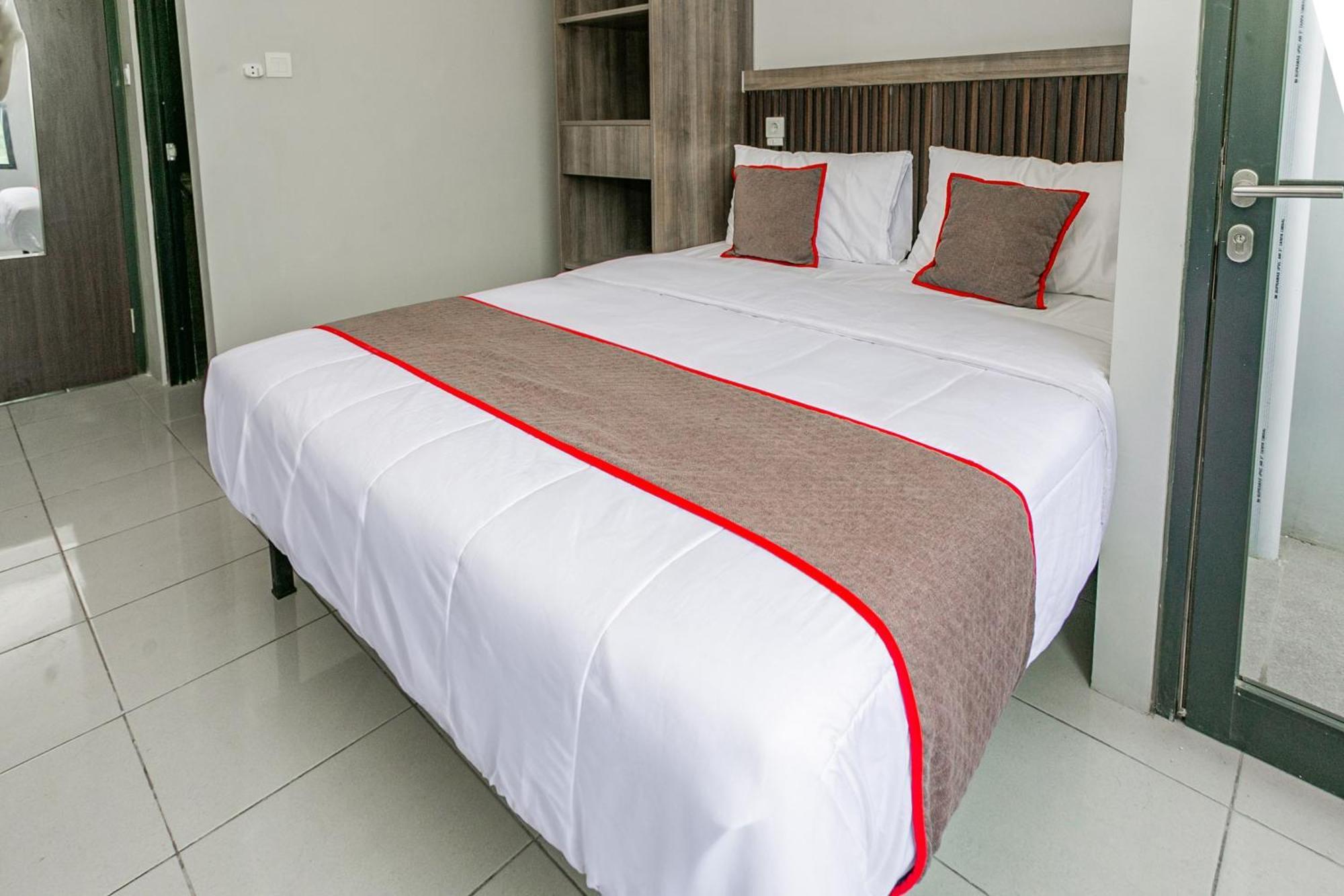 Hotel O Apartment Riverdale Cikarang Near Sgc Mall Bekasi Dış mekan fotoğraf